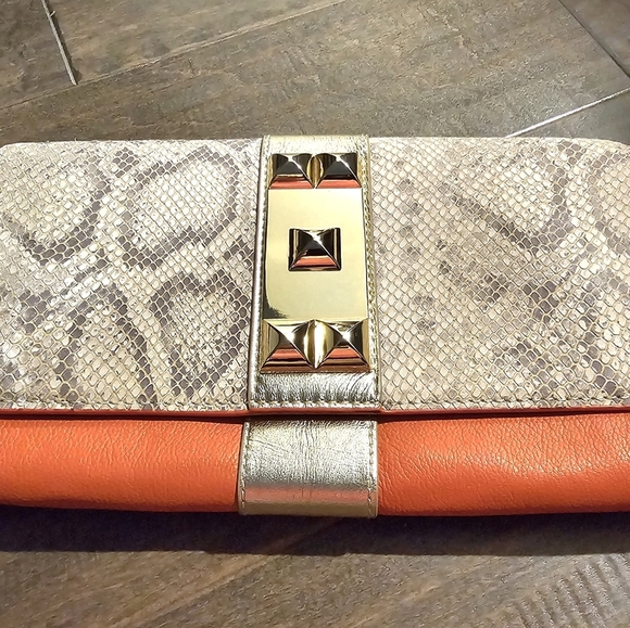 Vince Camuto Clutch 100% Leather - Picture 1 of 7